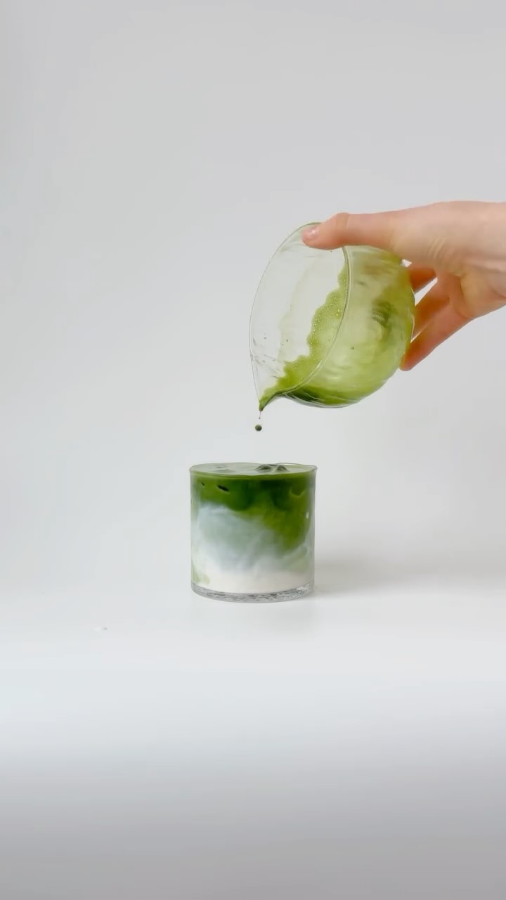 Iced Matcha Latte — pour over milk